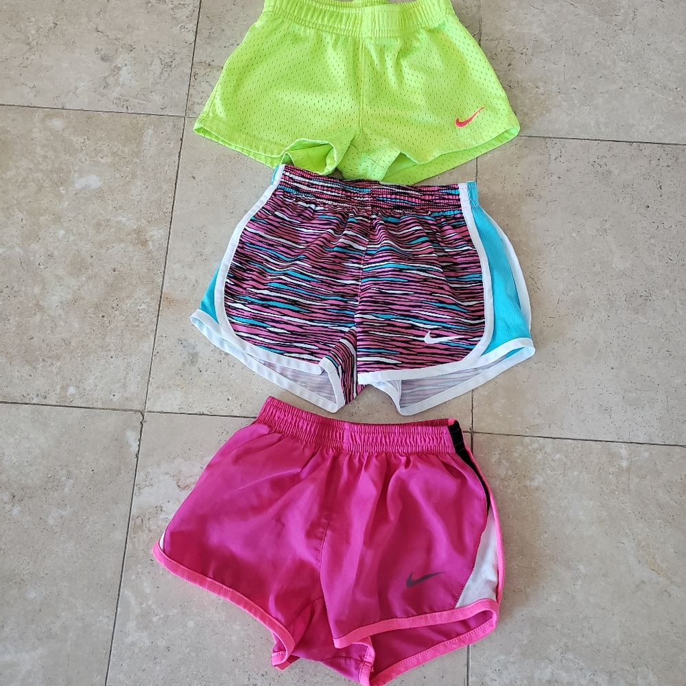 Lot of Girls' Nike Shorts - 3t